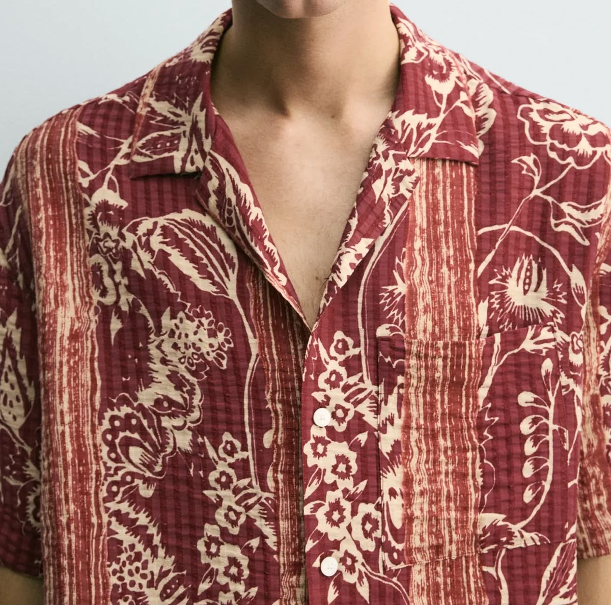 Vintage Burgundy Floral Shirt – Relaxed Short-Sleeve Fit